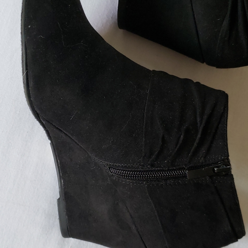Cute booties - Picture 3 of 4